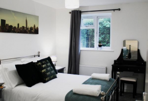 Didcot - Private Flat with Garden & Parking 07